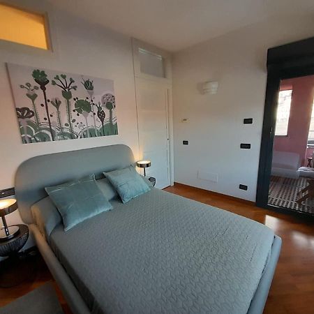 Bilocale Vista Mare Con Terrazzo-Porto Antico- Parcheggio Scontato Apartment Genoa Bagian luar foto