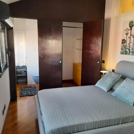 Bilocale Vista Mare Con Terrazzo-Porto Antico- Parcheggio Scontato Apartment Genoa Bagian luar foto