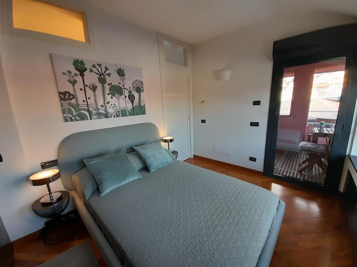 Bilocale Vista Mare Con Terrazzo-Porto Antico- Parcheggio Scontato Apartment Genoa Bagian luar foto
