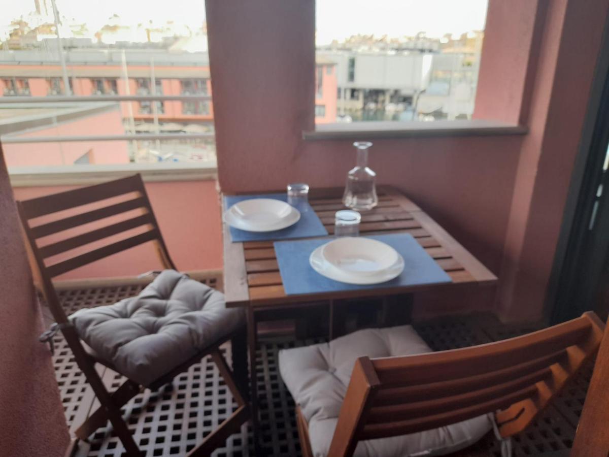 Bilocale Vista Mare Con Terrazzo-Porto Antico- Parcheggio Scontato Apartment Genoa Bagian luar foto