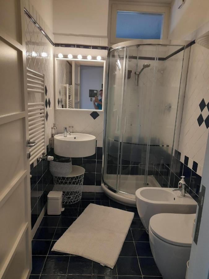 Bilocale Vista Mare Con Terrazzo-Porto Antico- Parcheggio Scontato Apartment Genoa Bagian luar foto