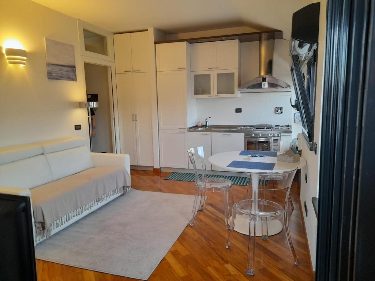 Bilocale Vista Mare Con Terrazzo-Porto Antico- Parcheggio Scontato Apartment Genoa Bagian luar foto