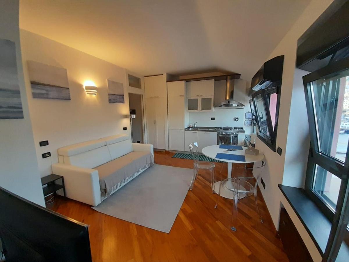 Bilocale Vista Mare Con Terrazzo-Porto Antico- Parcheggio Scontato Apartment Genoa Bagian luar foto