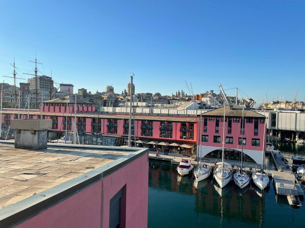 Bilocale Vista Mare Con Terrazzo-Porto Antico- Parcheggio Scontato Apartment Genoa Bagian luar foto